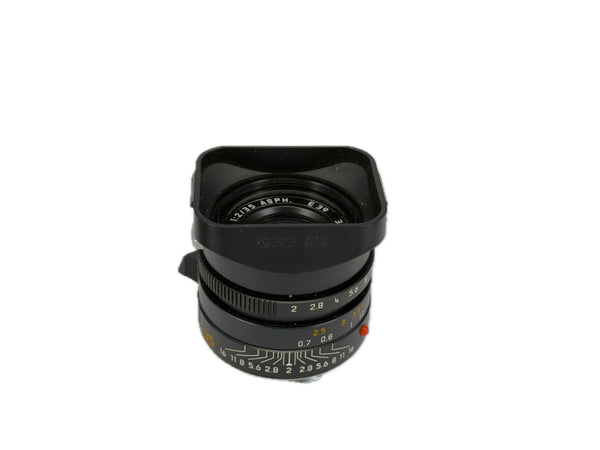 Leica 35mm f2 Summicron ASPH 11673 with hood 12526 A42