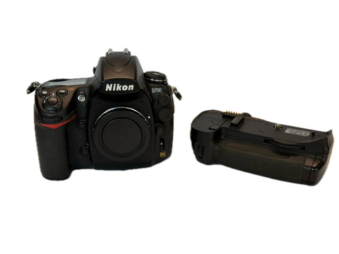 Nikon D700 with MB-D10