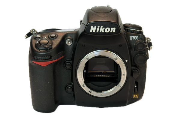 Nikon D700 with MB-D10