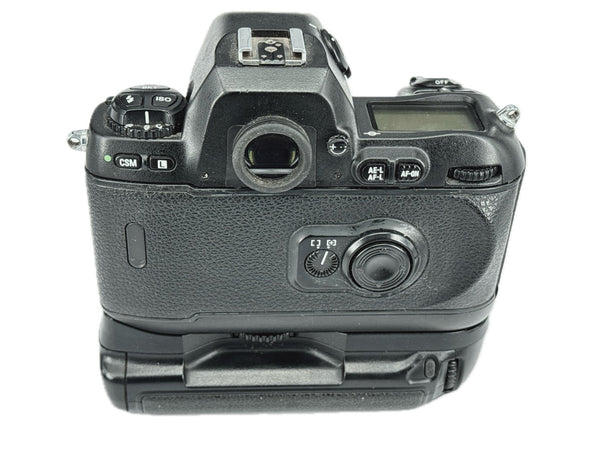 Nikon F100 with MB-15 - new light seals November 2025