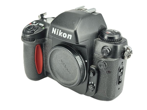 Nikon F100