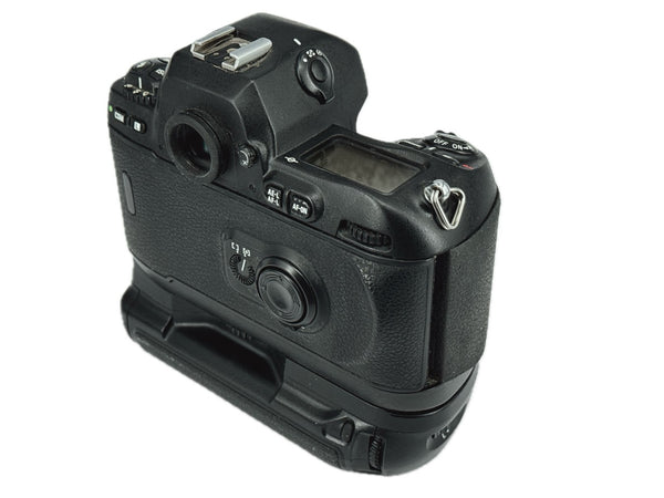 Nikon F100 with MB-15