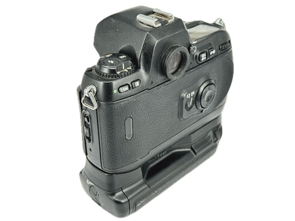 Nikon F100 with MB-15