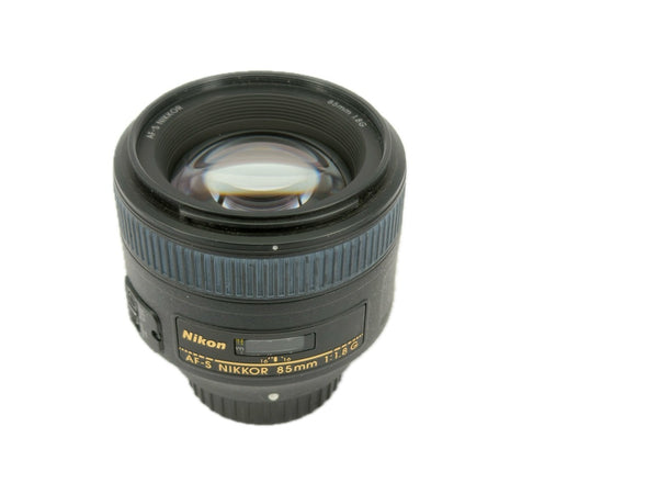 Nikon 85mm f1.8 AF-S G - like new in bix