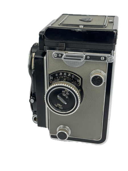 Rolleiflex T 75mm with f3.5 Zeiss Tessar and 645 insert and case