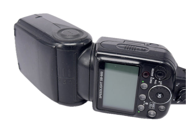Nikon Speedlight SB-900