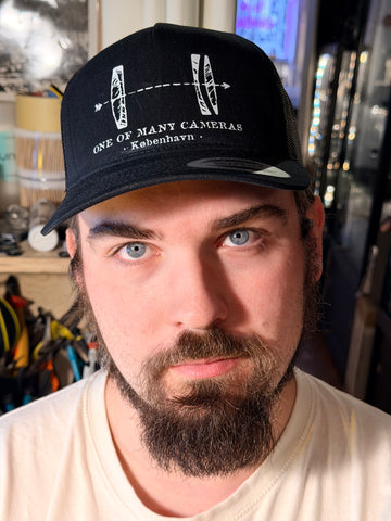 #034 Black trucker cap