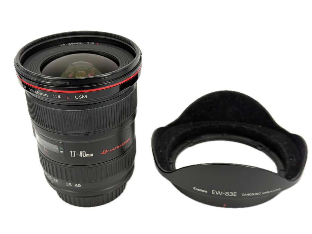 Canon EF 17-40mm f4 L USM with hood EW-83E