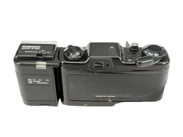 Chinon Bellami with flash