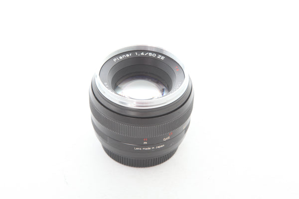 Zeiss ZE 50mm f1.4 Planar T* with lens hood - for Canon EF