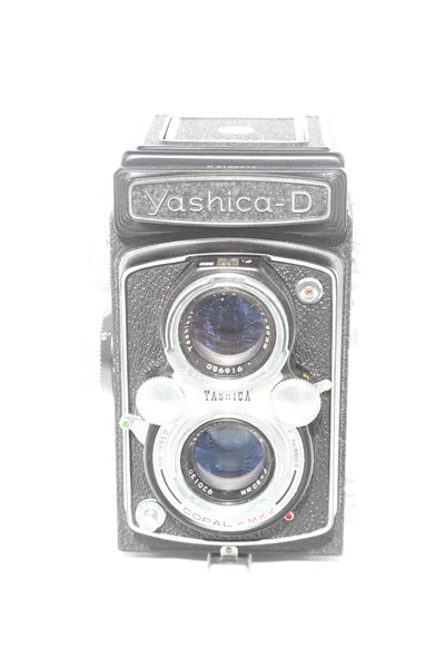 Yashica-D with case