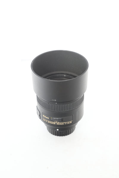 Nikon 85mm f1.8 G AF-S Nikkor with hood HB-62