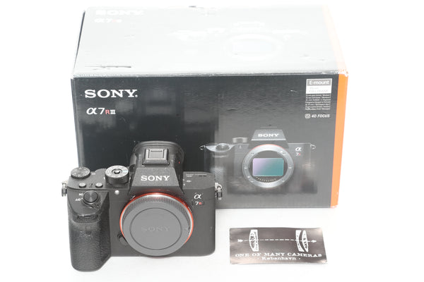 Sony A7R III with box