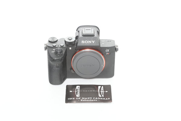 Sony A7R III with box