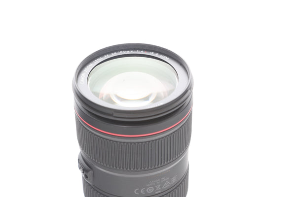 Canon EF 24-105mm f4 L IS II USM with hood EW-83M