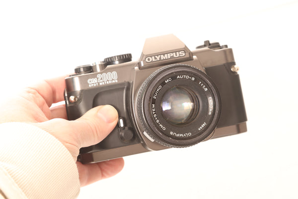 Olympus OM 2000