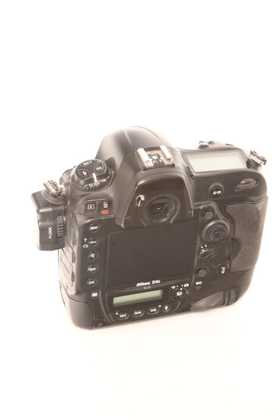 Nikon D4S with WT-5 Wireless Transmitter