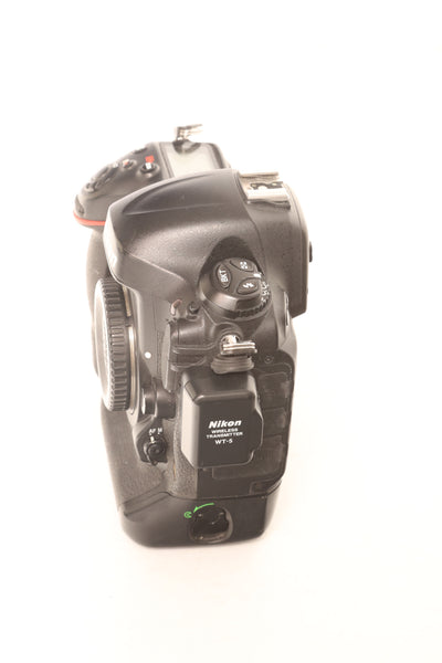 Nikon D4S with WT-5 Wireless Transmitter